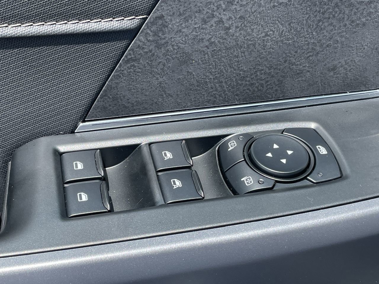 New 2026 Agate Black Metallic Ford XLT image 17