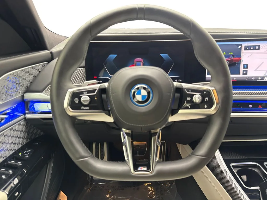Used 2023 Red BMW xDrive60 image 55