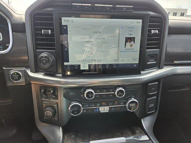 Used 2021 Star White Metallic Tri-Coat Ford LARIAT image 21