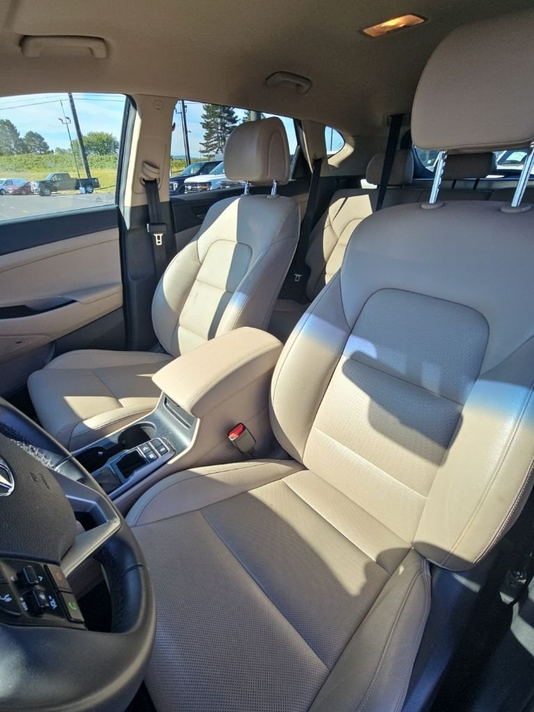 Used 2017 Black Hyundai Limited image 11