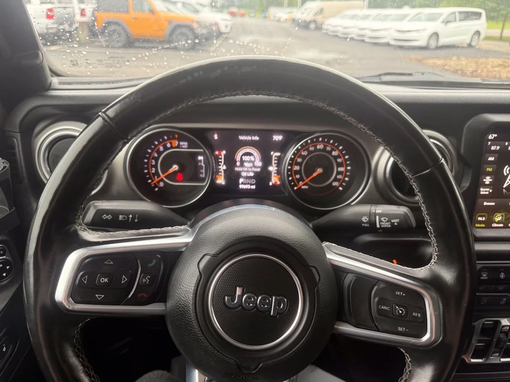 Used 2020 Green Jeep Overland image 24