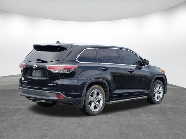 Used 2015 Toyota Highlander Limited Platinum with VIN 5TDDKRFH7FS188065 for sale in Brandon, MS