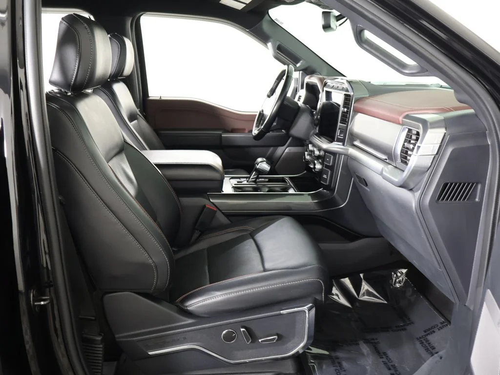 Used 2023 Agate Black Metallic Ford Lariat image 33