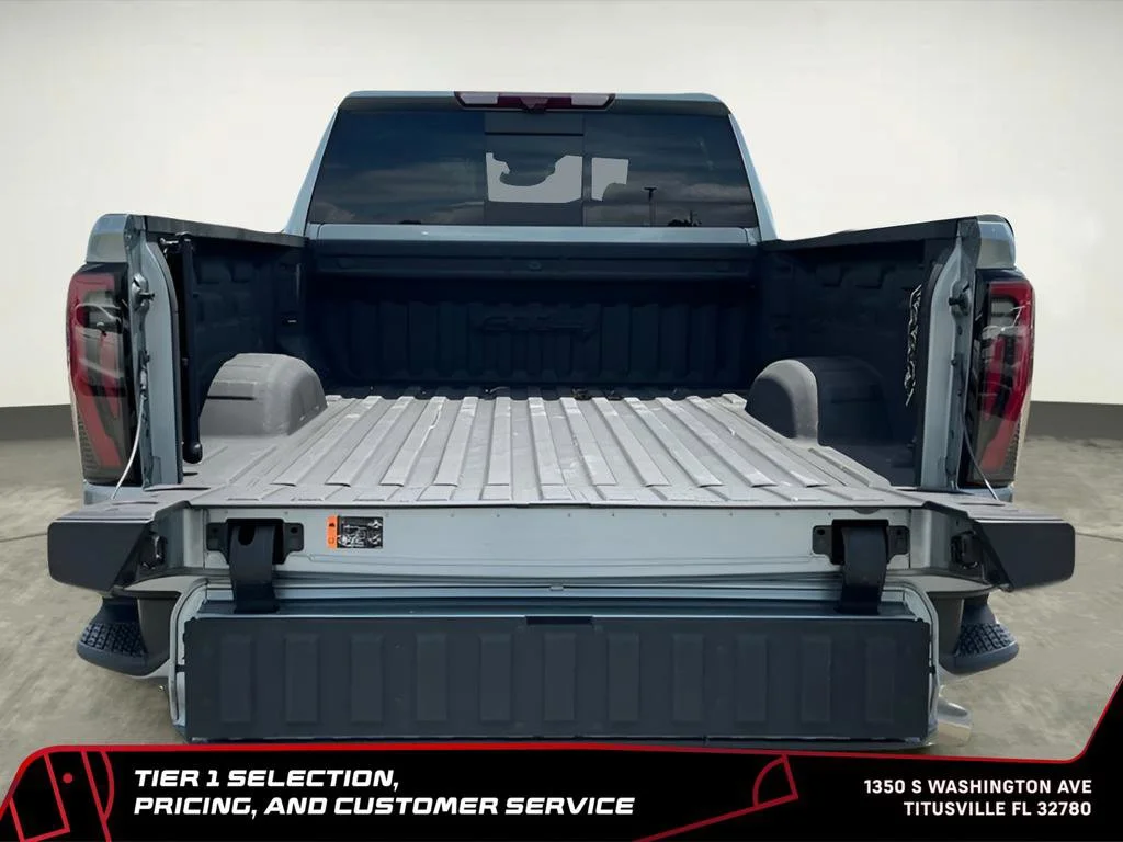 Used 2024 Sterling Metallic GMC AT4 image 20