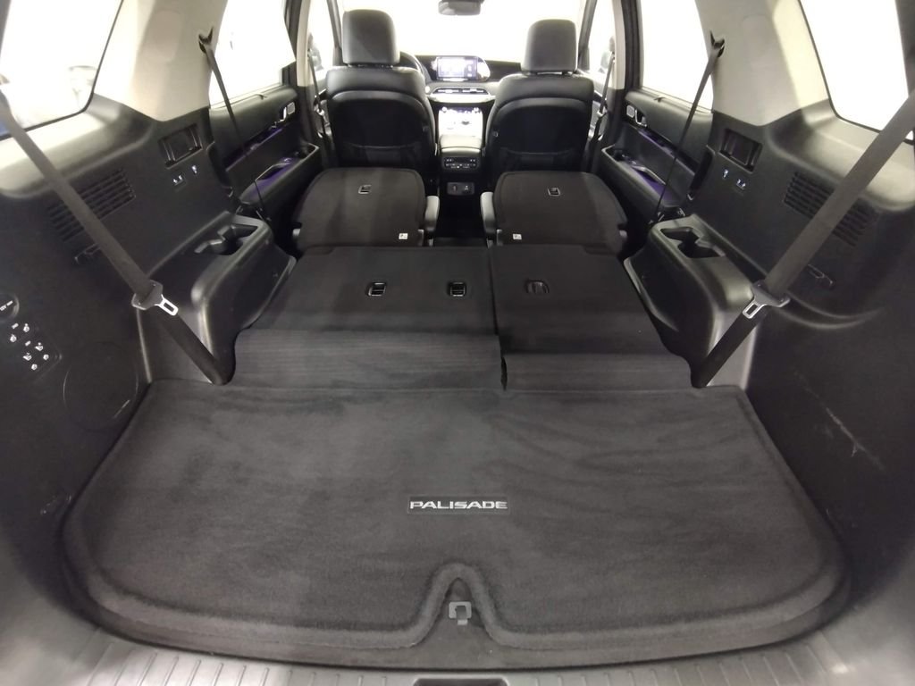 Used 2022 Rainforest Hyundai Limited image 18