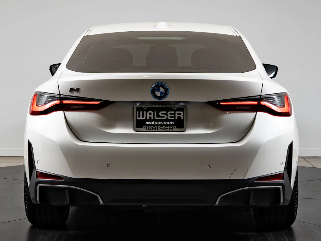 Used 2023 Mineral White Metallic BMW eDrive35 image 7