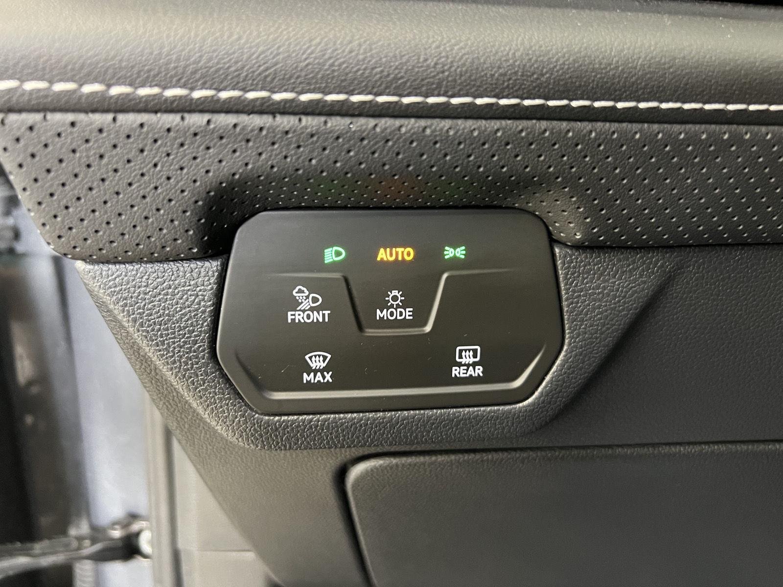 2025 Volkswagen Atlas SE w/Tech - Photo 14