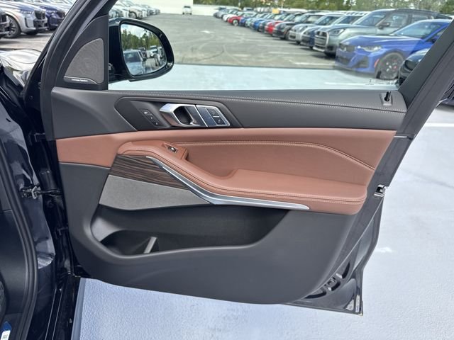 New 2027 Carbon Black Metallic BMW xDrive40i image 8