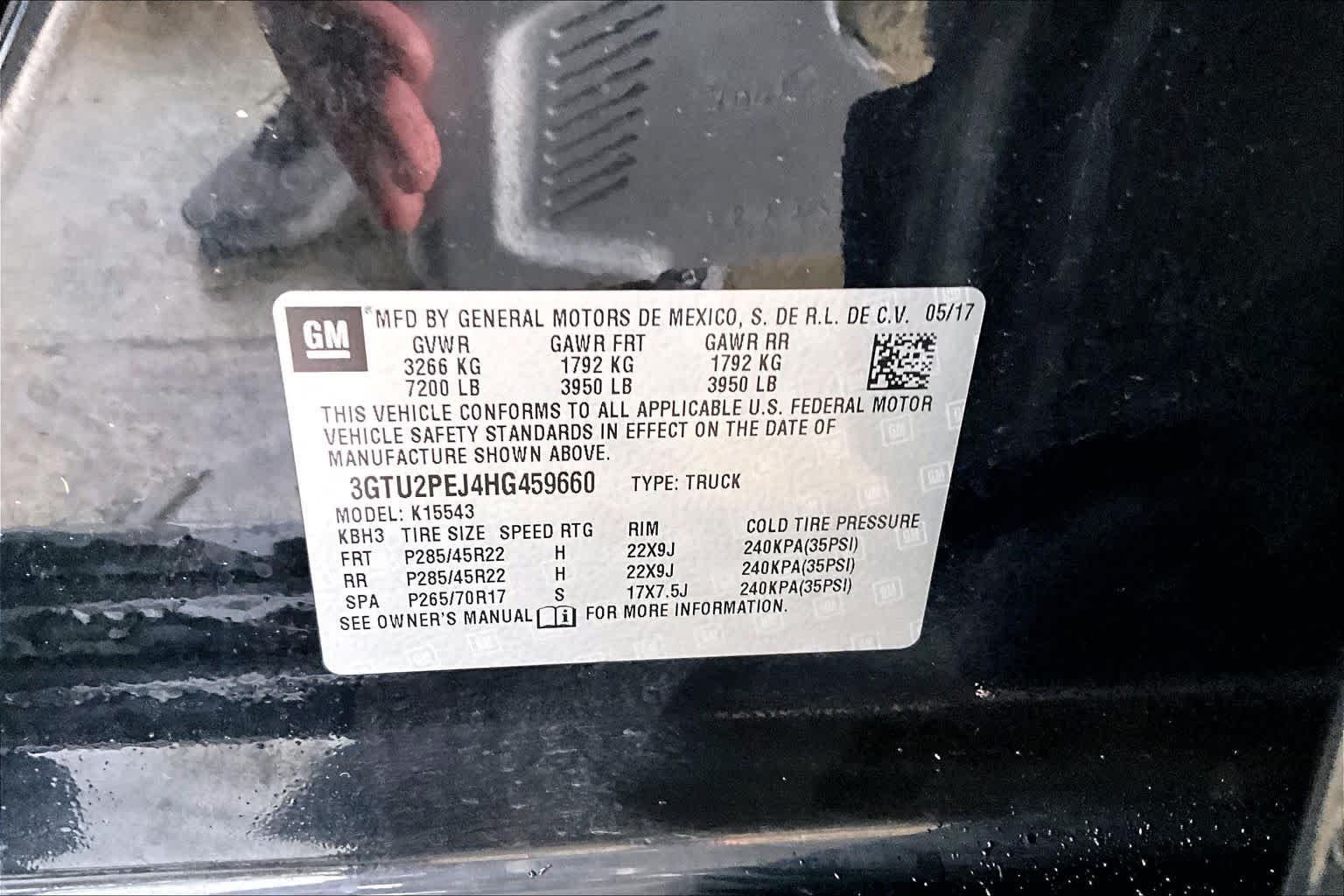 Used 2017 Onyx Black GMC Denali image 32