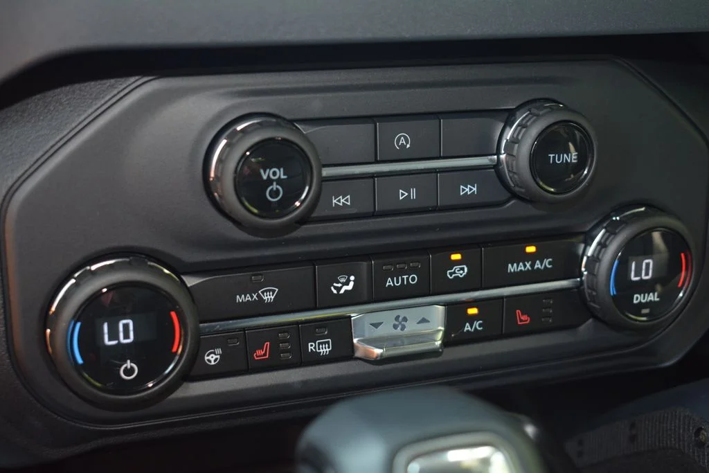 Used 2025 Red Ford Badlands image 18