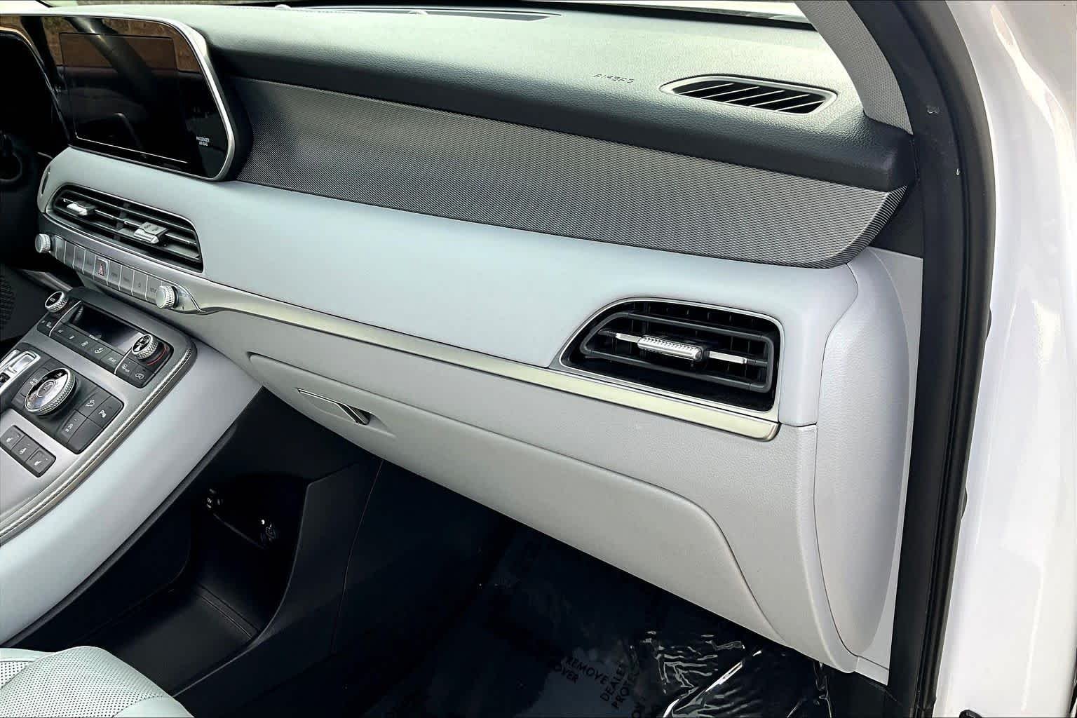 Used 2020 Hyper White Hyundai SEL image 19