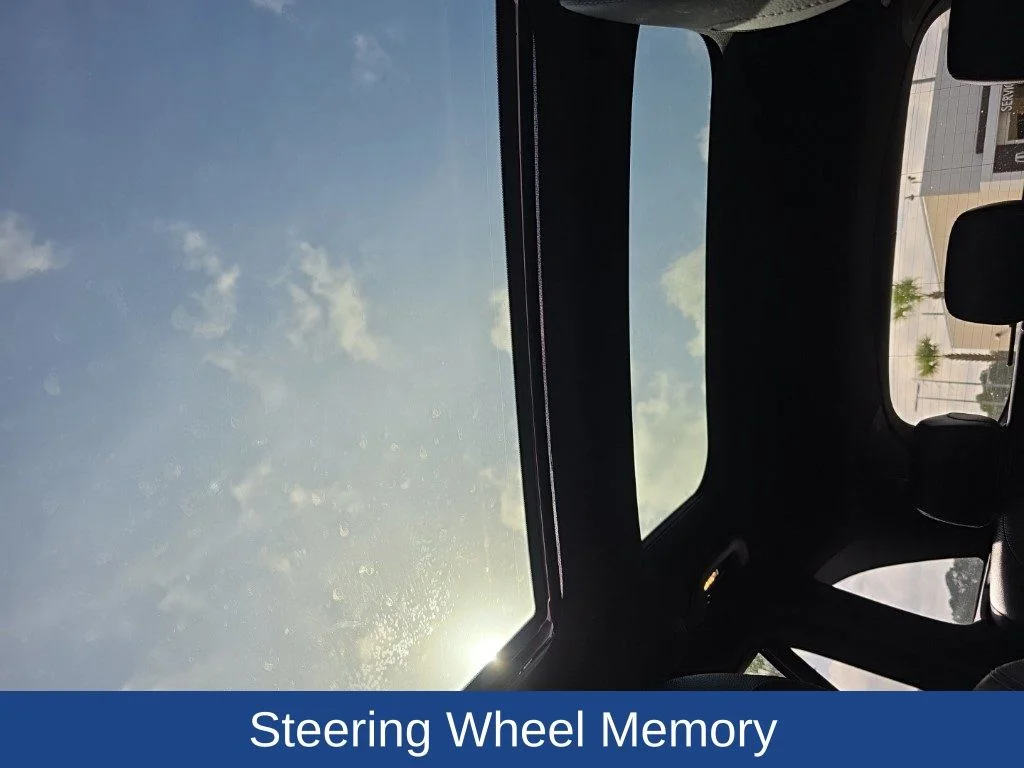 Certified Used 2022 Black Mercedes-Benz GLC 300 image 18