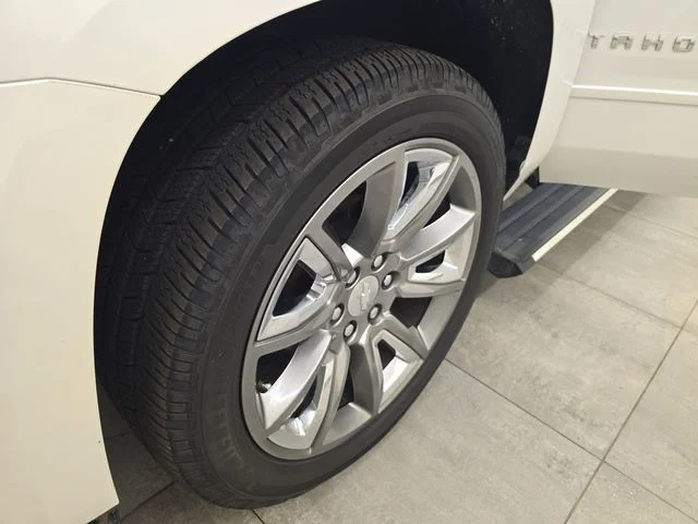 Used 2016 Iridescent Pearl Tricoat Chevrolet LTZ image 42