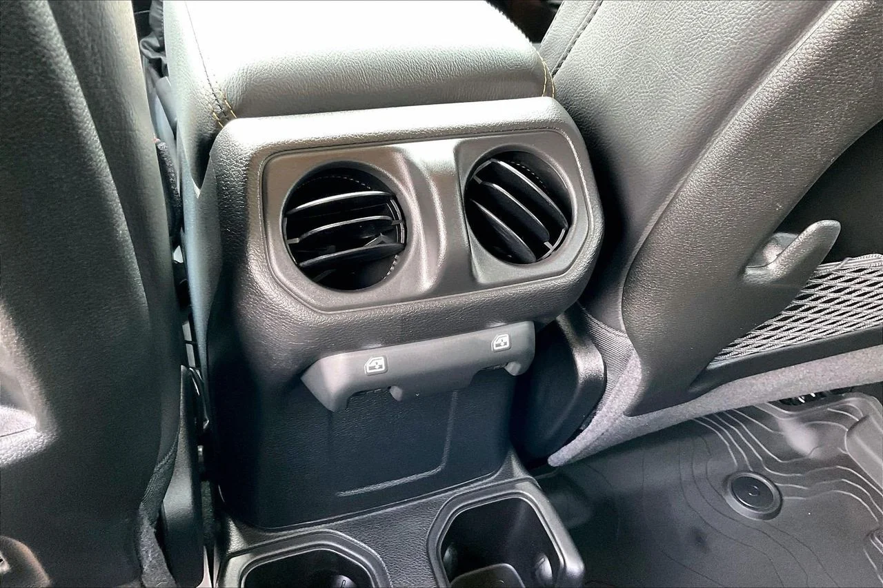 New 2026 Bright White Clearcoat Jeep Sahara image 13