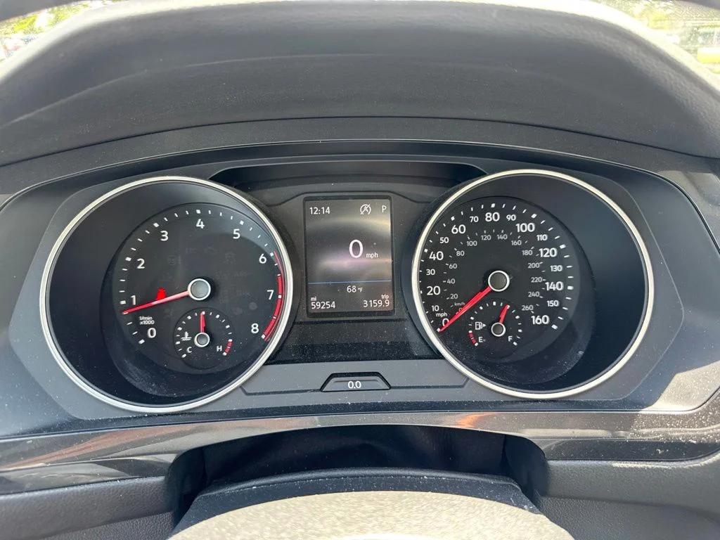 Used 2019 White Volkswagen 2.0T SE image 11