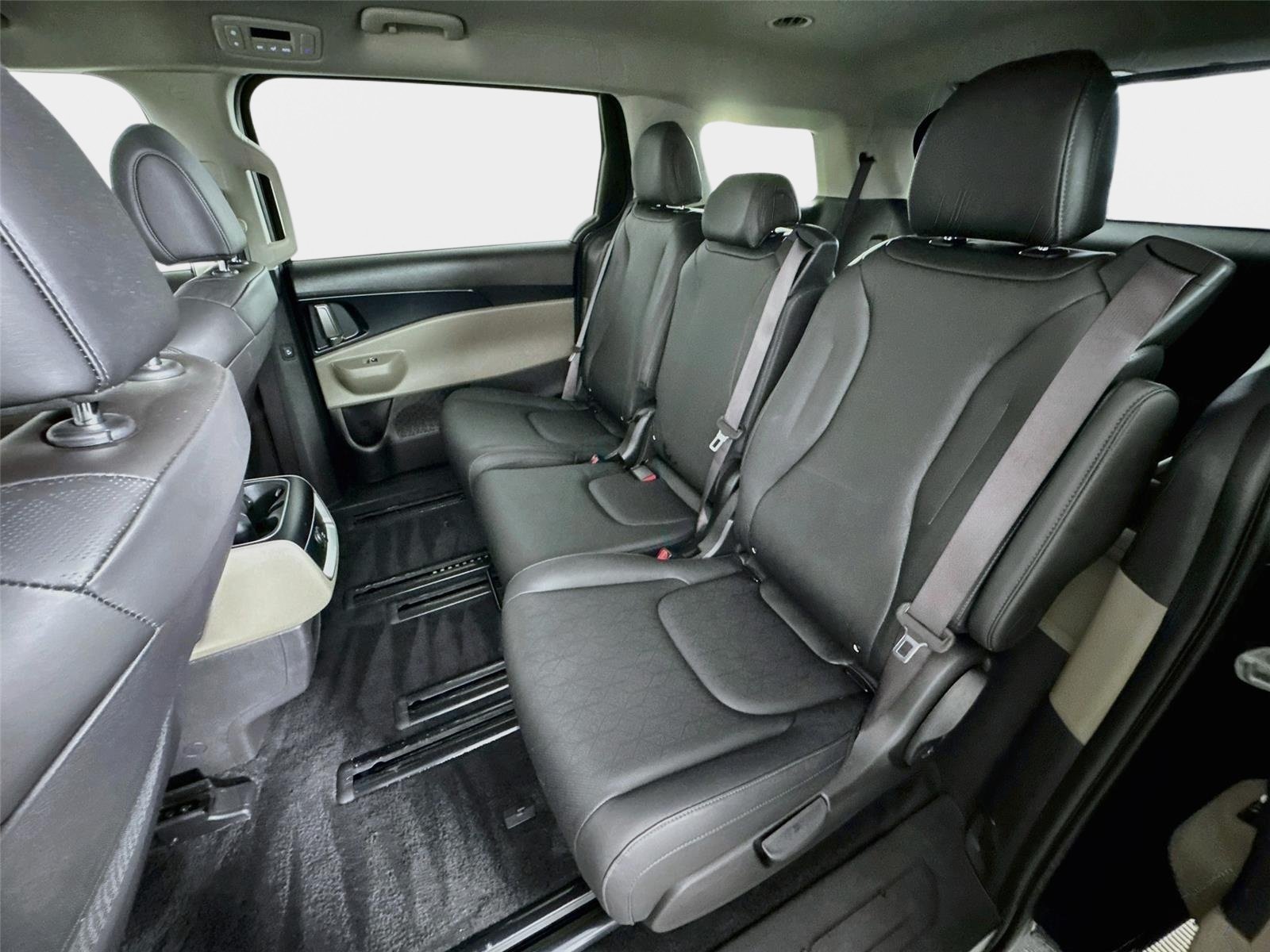 Used 2025 Deep Chroma Blue Kia LXS image 22