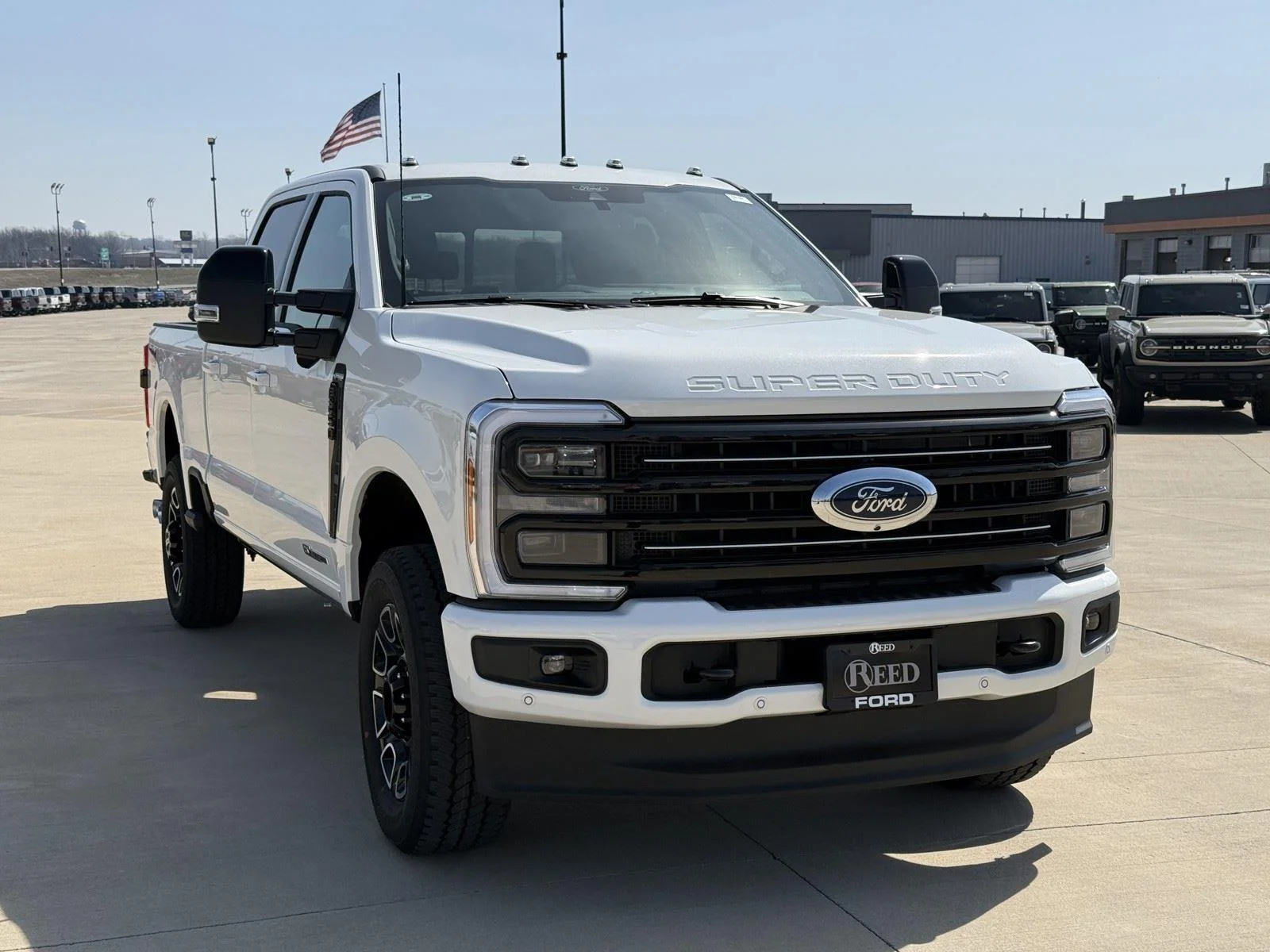 New 2026 Star White Metallic Tri-Coat Ford F-250® Platinum® image 2