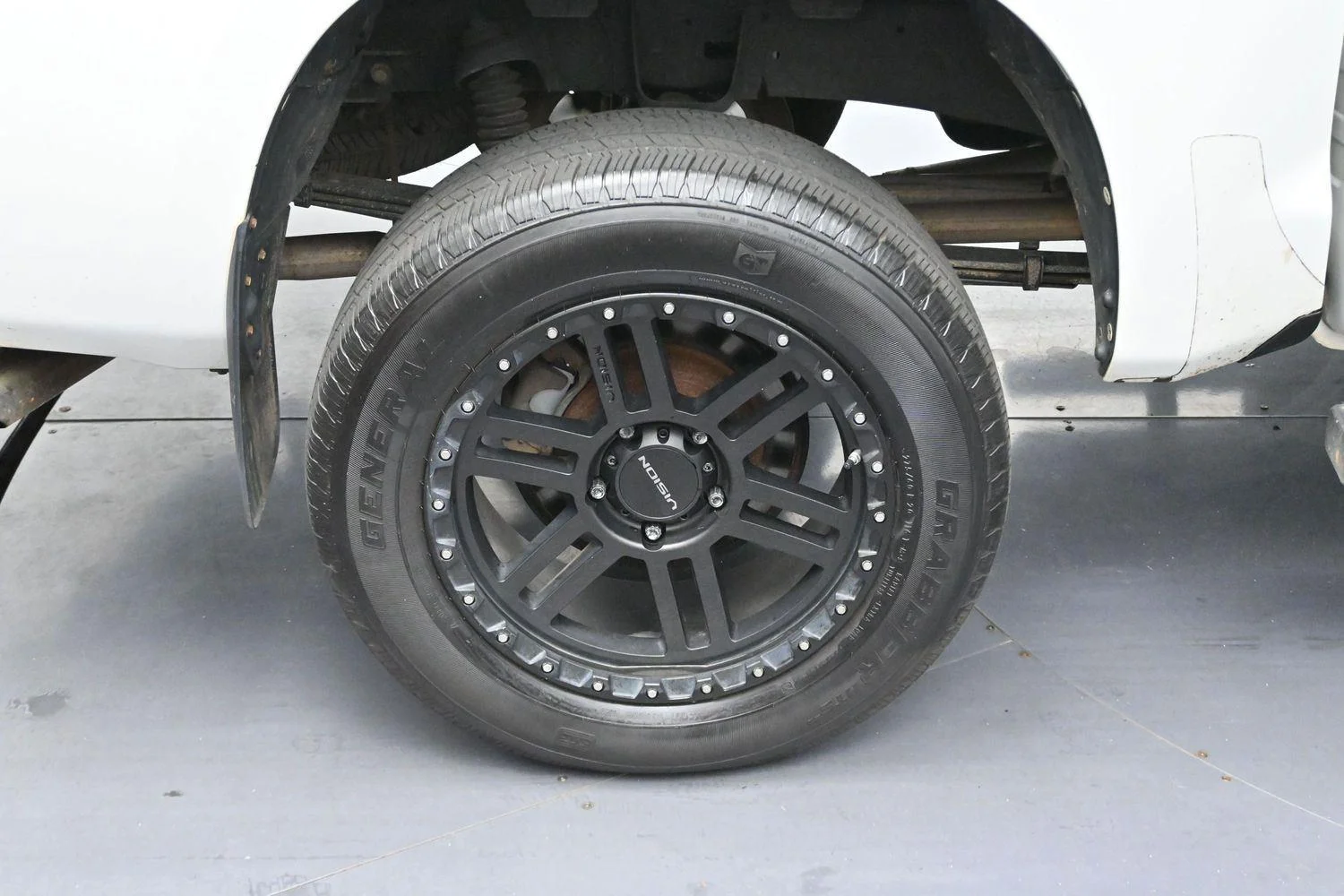 Used 2013 Super White Toyota Grade image 32