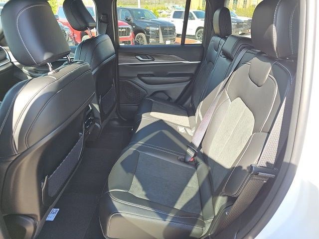 New 2026 Bright White Clearcoat Jeep Laredo Altitude image 16