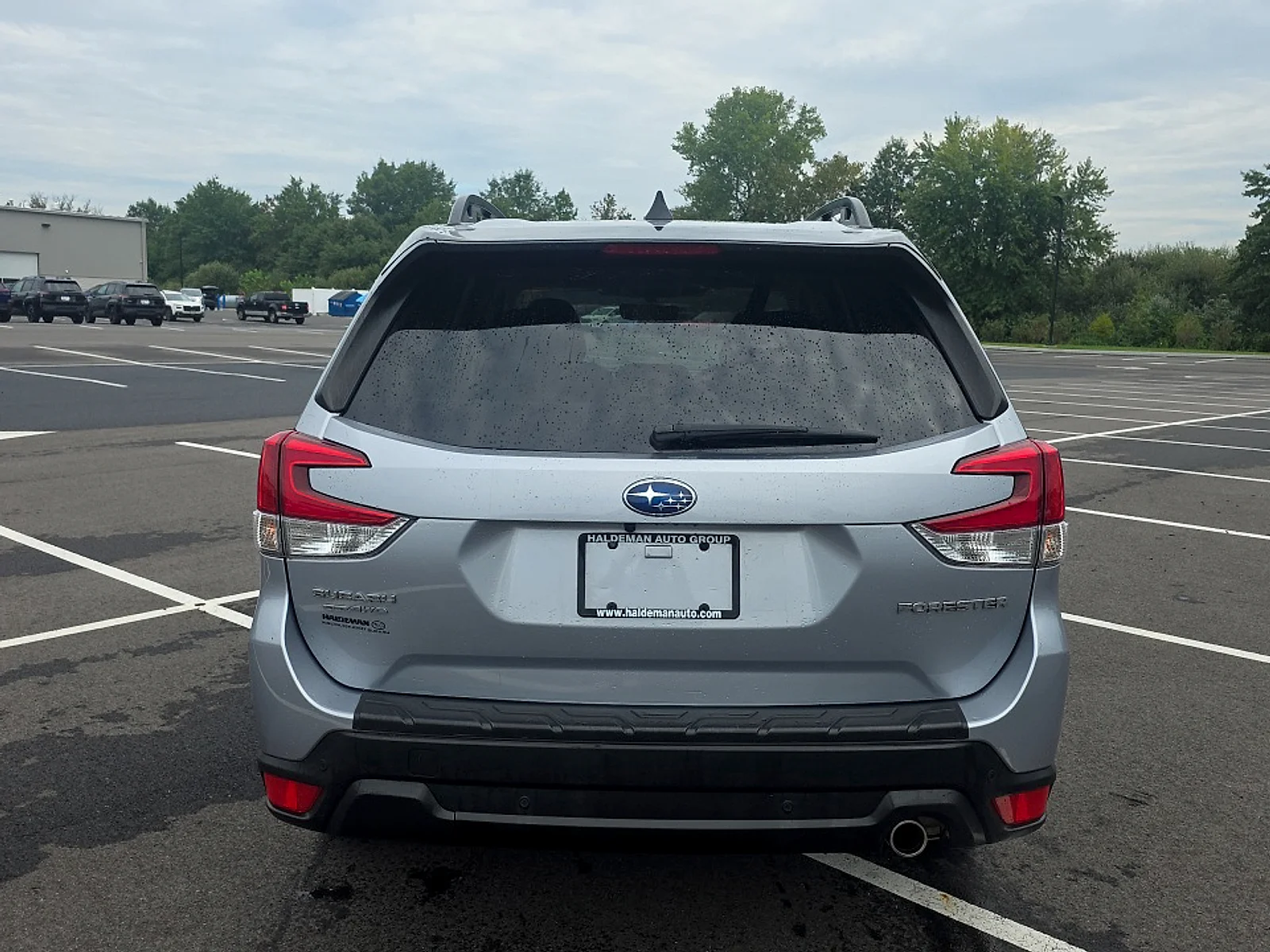 Used 2024 Ice Silver Metallic Subaru Limited image 5