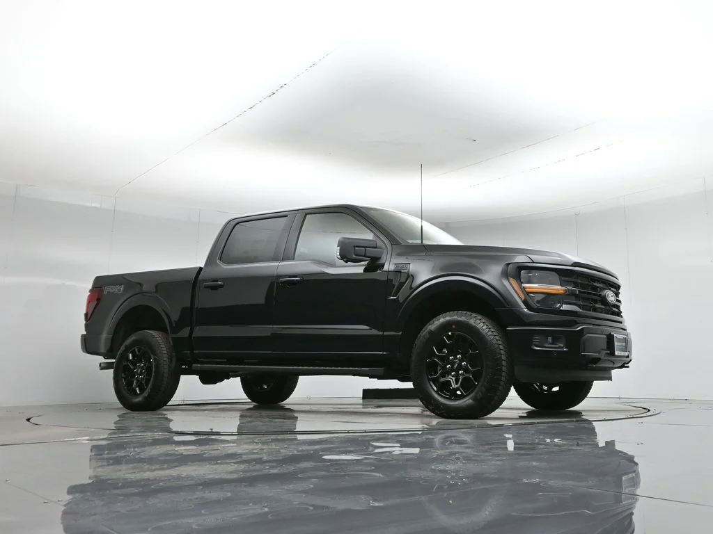 New 2026 Agate Black Metallic Ford XLT image 3
