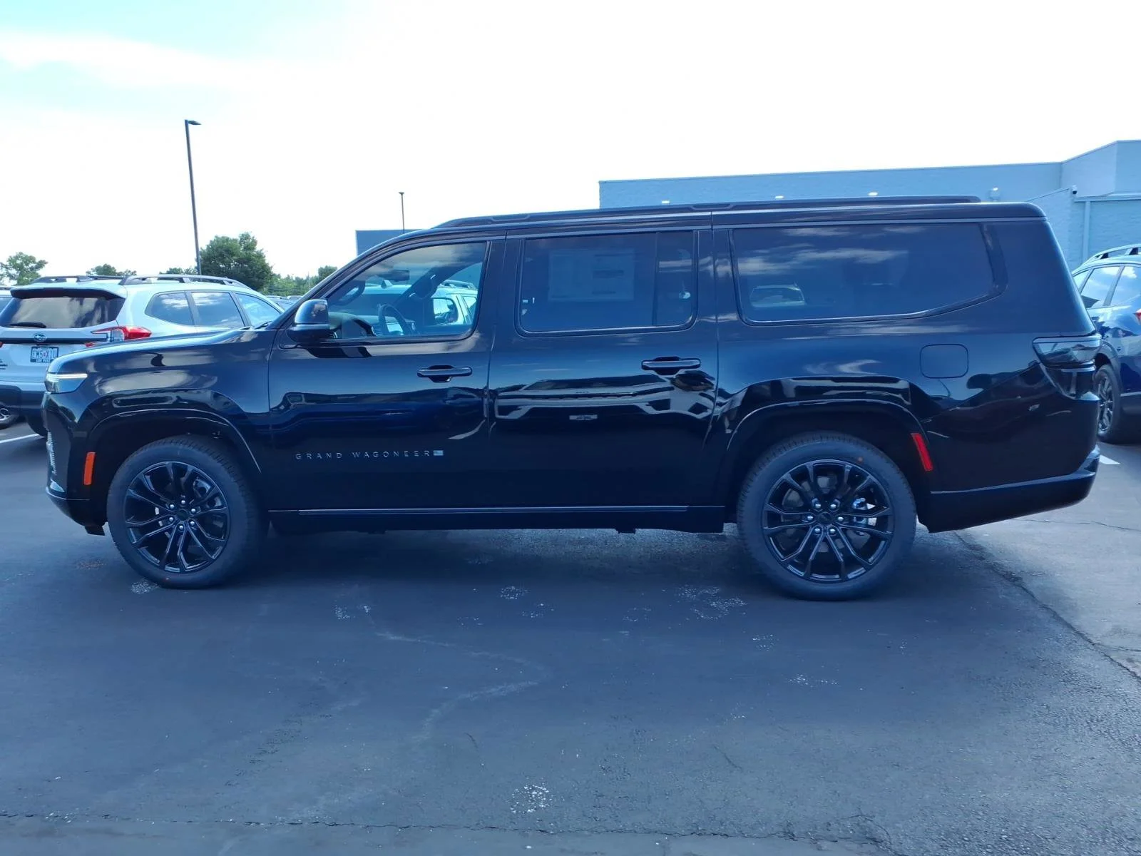 New 2026 High Gloss Black Jeep Summit Obsidian image 3