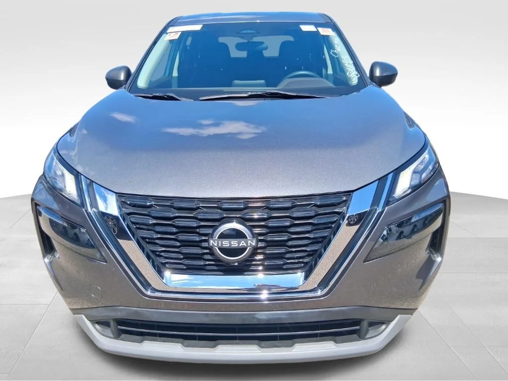Used 2023 Gray Nissan S image 7
