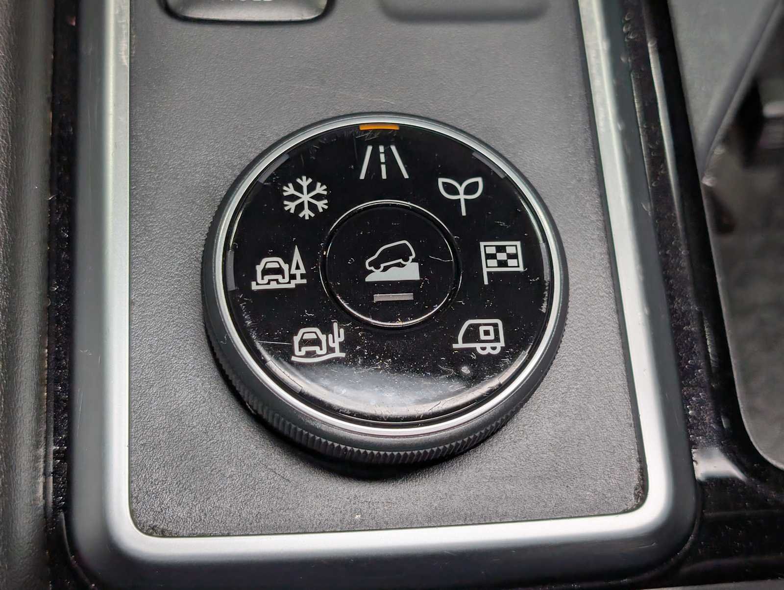 Used 2024 Pearl White Tricoat Nissan SL image 29