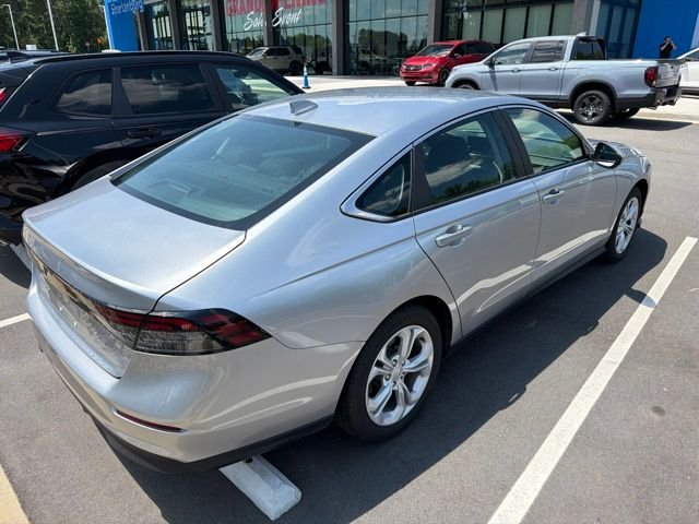 Certified Used 2025 Solar Silver Metallic Honda 1.5T LX image 5