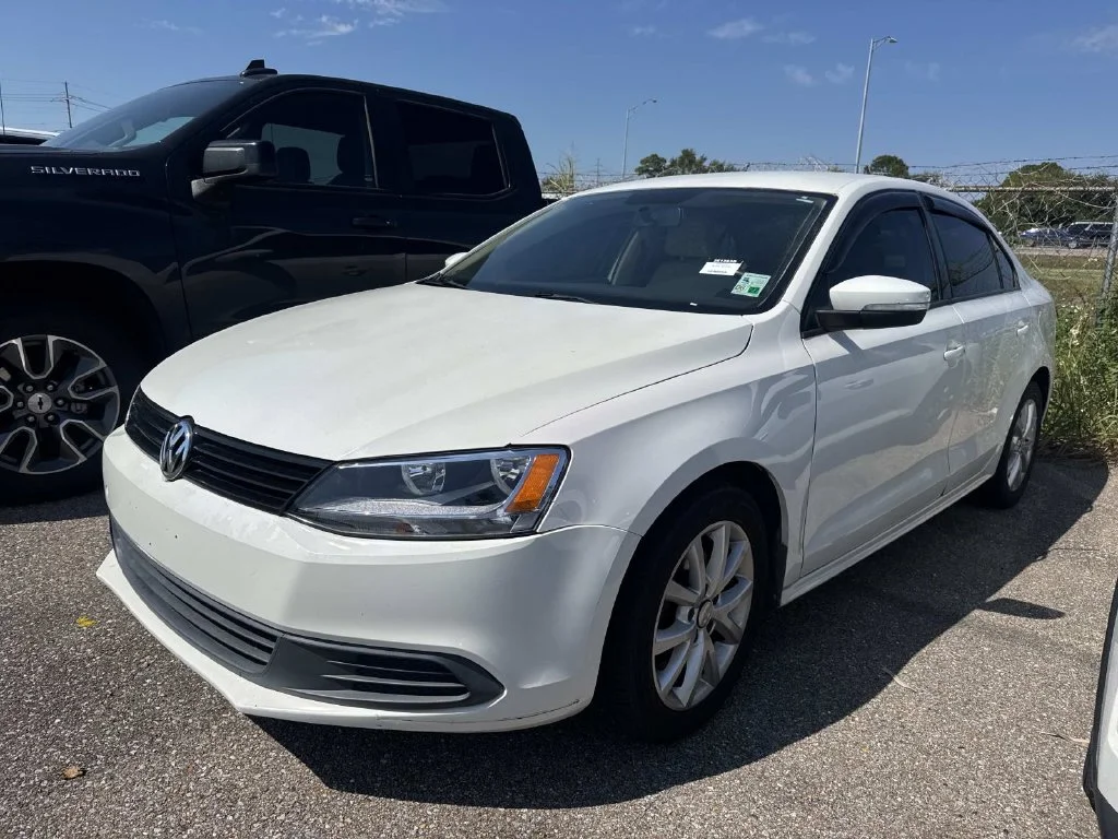 Used 2012 White Volkswagen 2.5L SE image 5