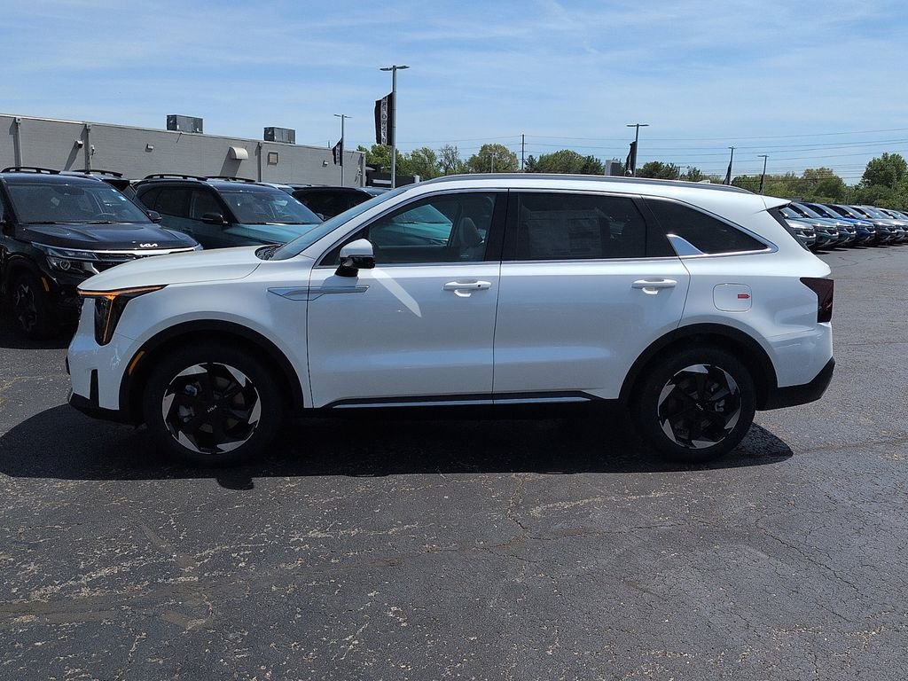 New 2026 Snow White Pearl Kia EX image 4