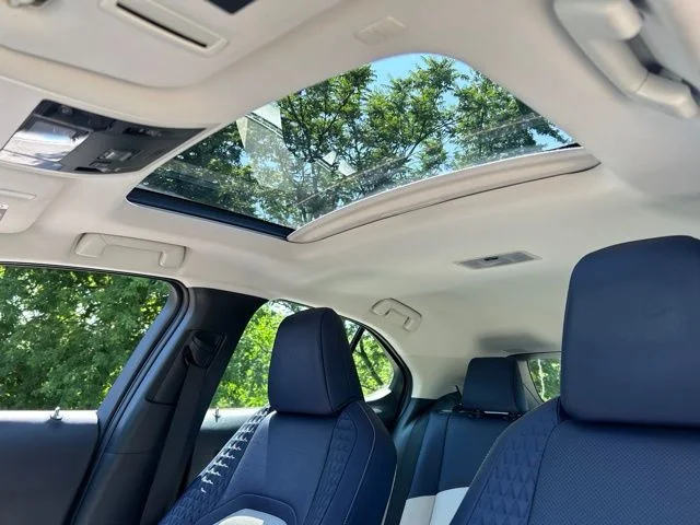 Used 2020 White Lexus 250h Base image 26