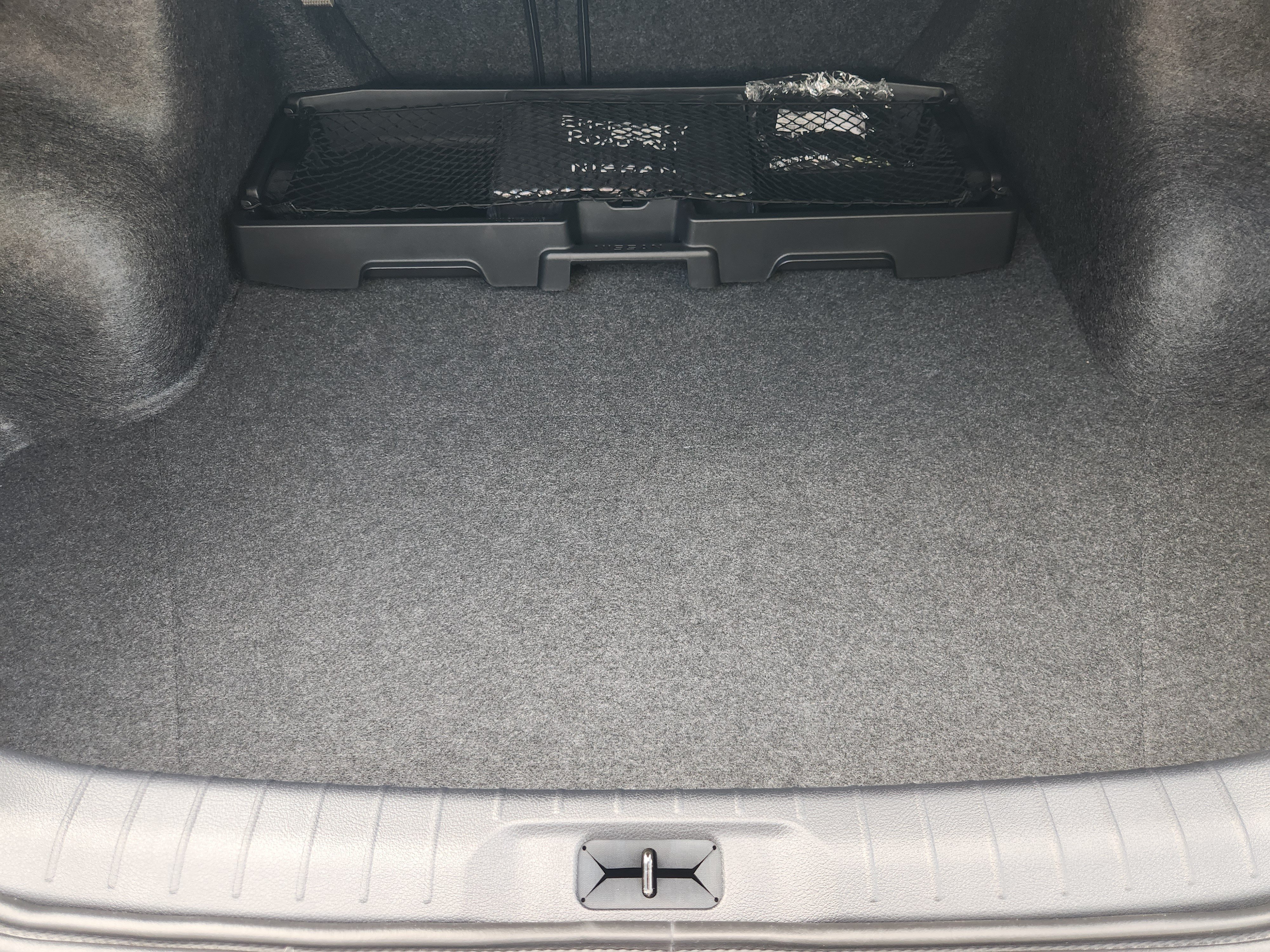 New 2026 Gray Sky Pearl / Super Black Two-tone Nissan SR image 33