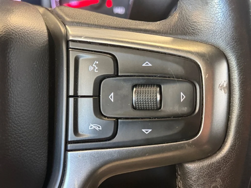 Used 2020 Blue Chevrolet RST image 33