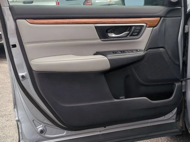 Used 2018 Silver Honda Touring image 36