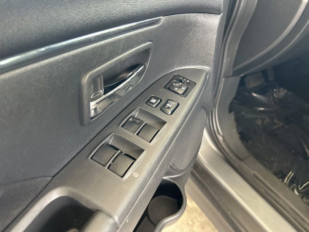Used 2024 Gray Mitsubishi  image 30
