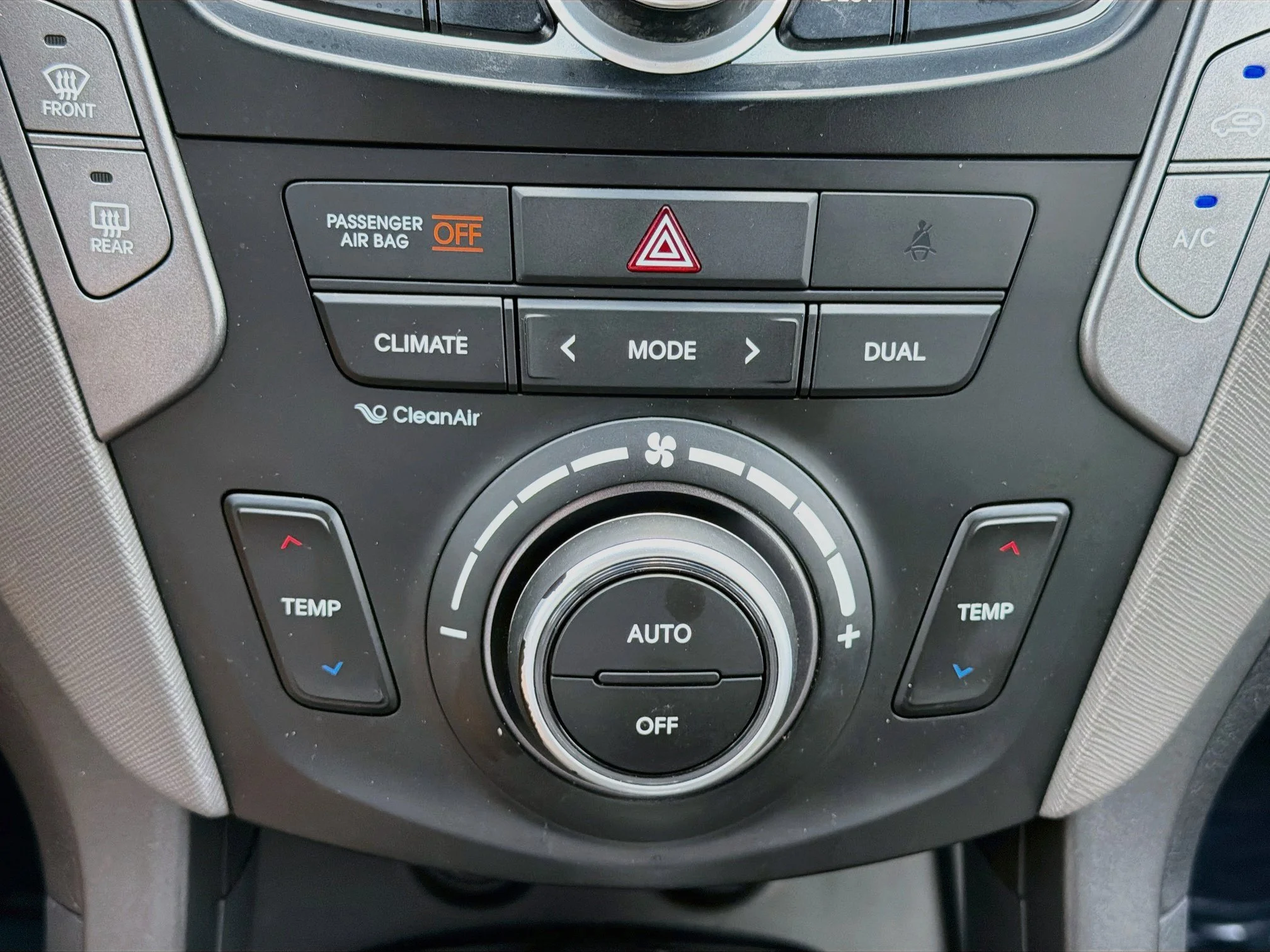 Used 2015 Marlin Blue Hyundai Premium Technology image 32