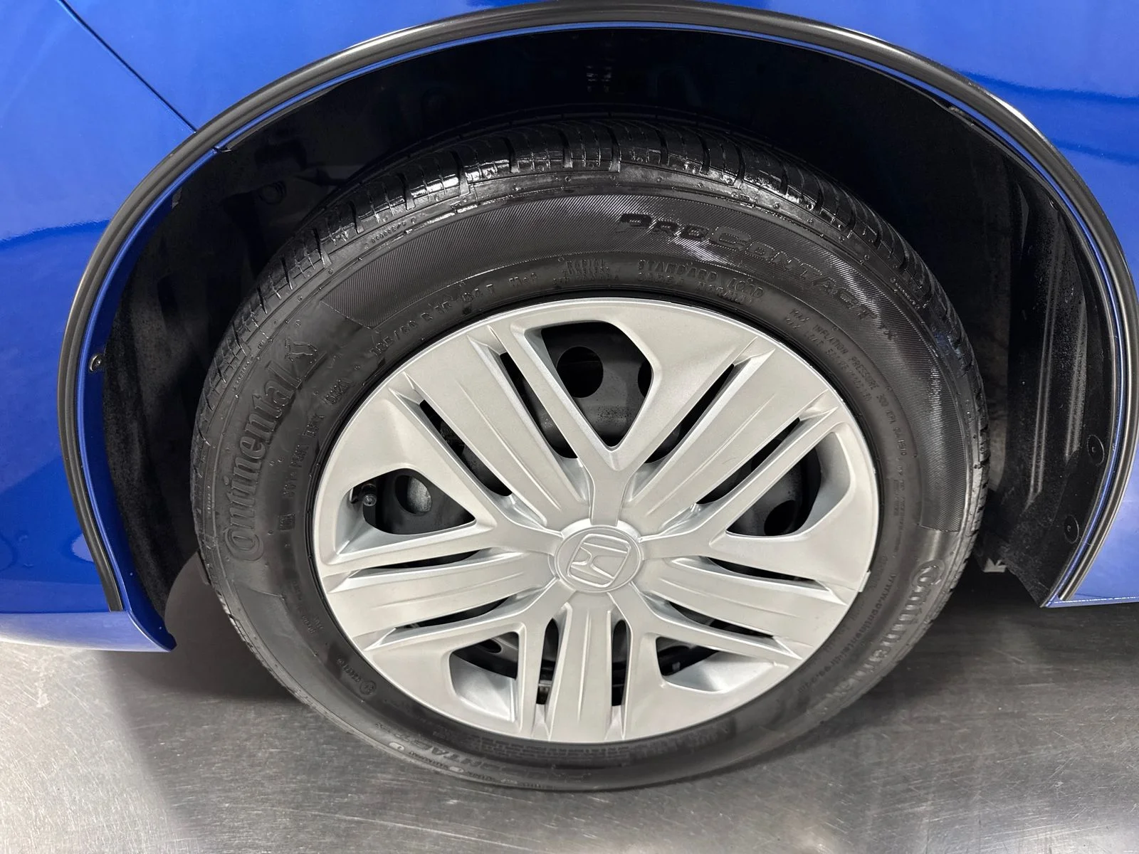 Used 2020 Aegean Blue Metallic Honda LX image 2
