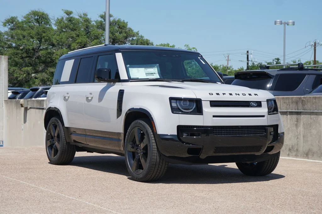 New 2026 Borasco Grey Metallic Land Rover X-Dynamic SE image 8