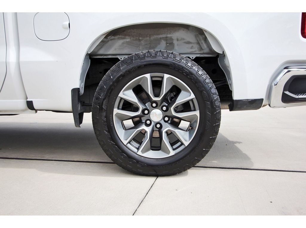 Used 2023 White Chevrolet LT image 27