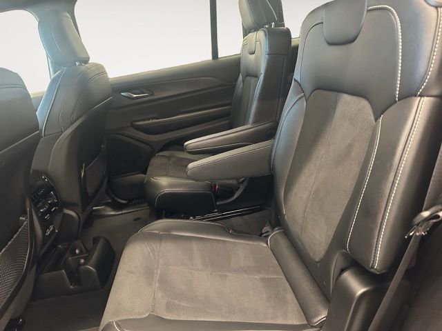 Used 2024 Red Jeep Altitude image 18