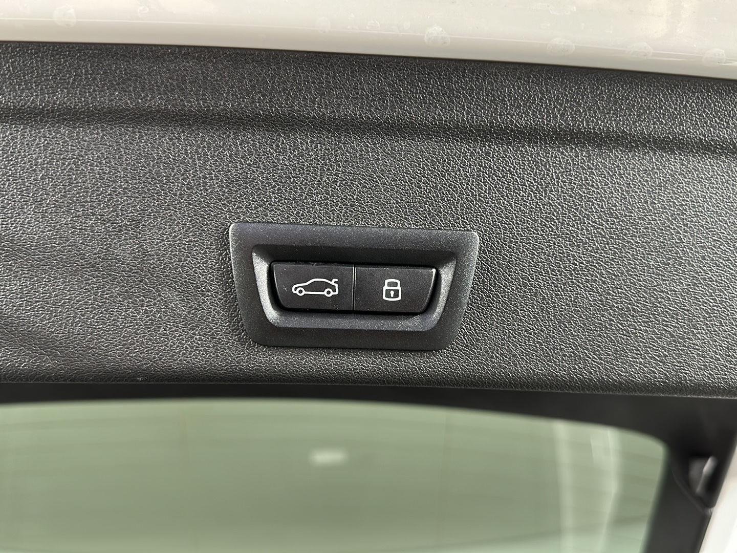 Used 2025 Alpine White BMW xDrive40i image 32