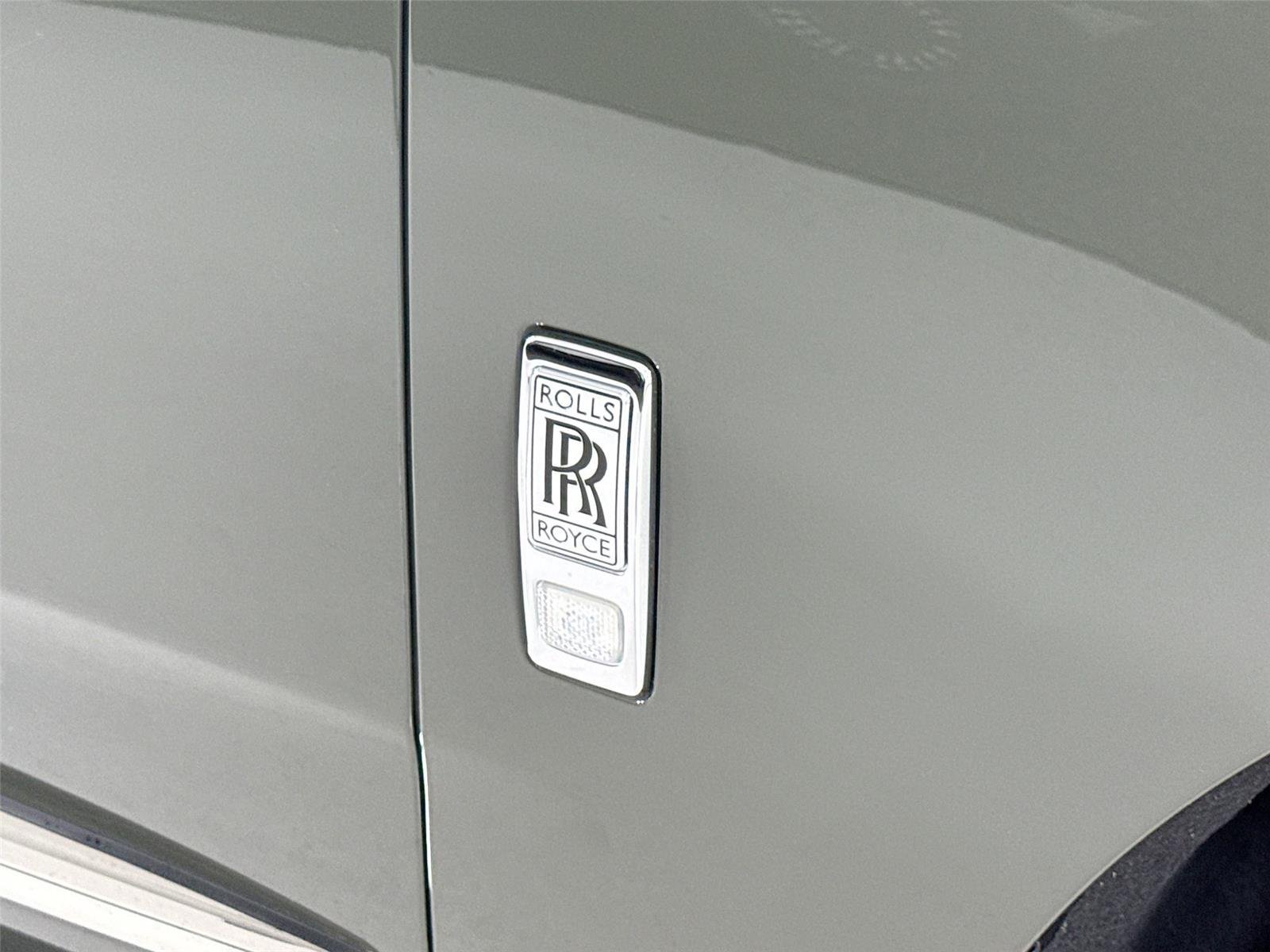 Used 2024 Silver Rolls-Royce  image 40