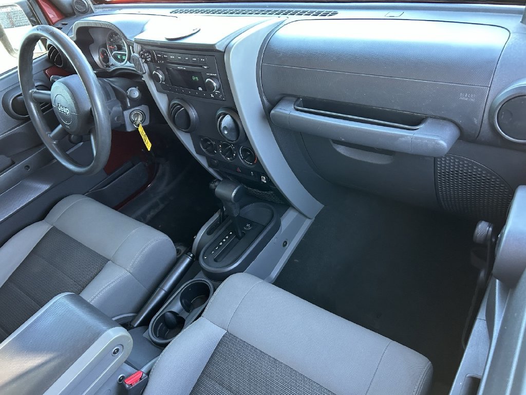 Used 2010  Jeep Unlimited Sport image 13