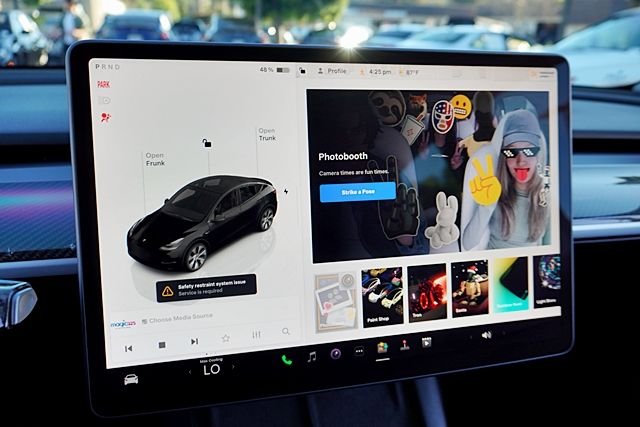 Used 2023  Tesla Long Range image 33