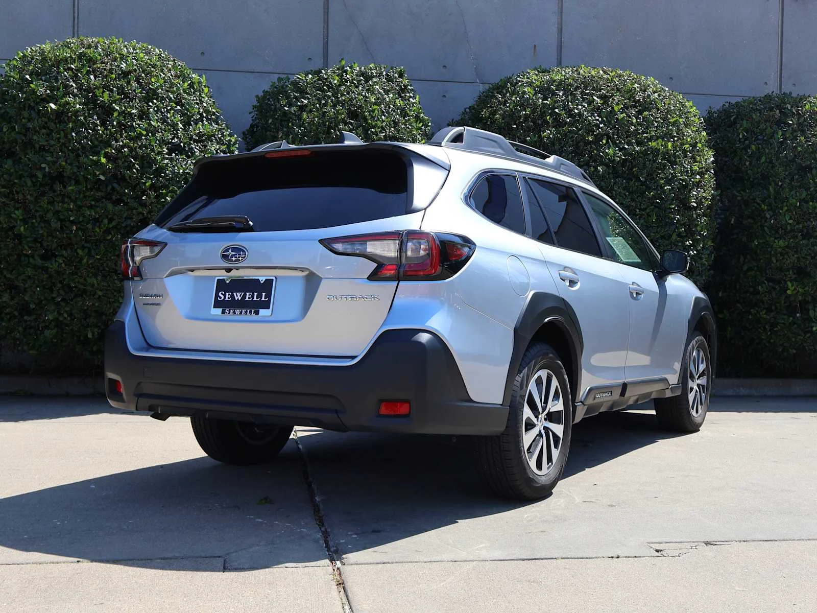 Certified Used 2025 Ice Silver Metallic Subaru Premium image 10