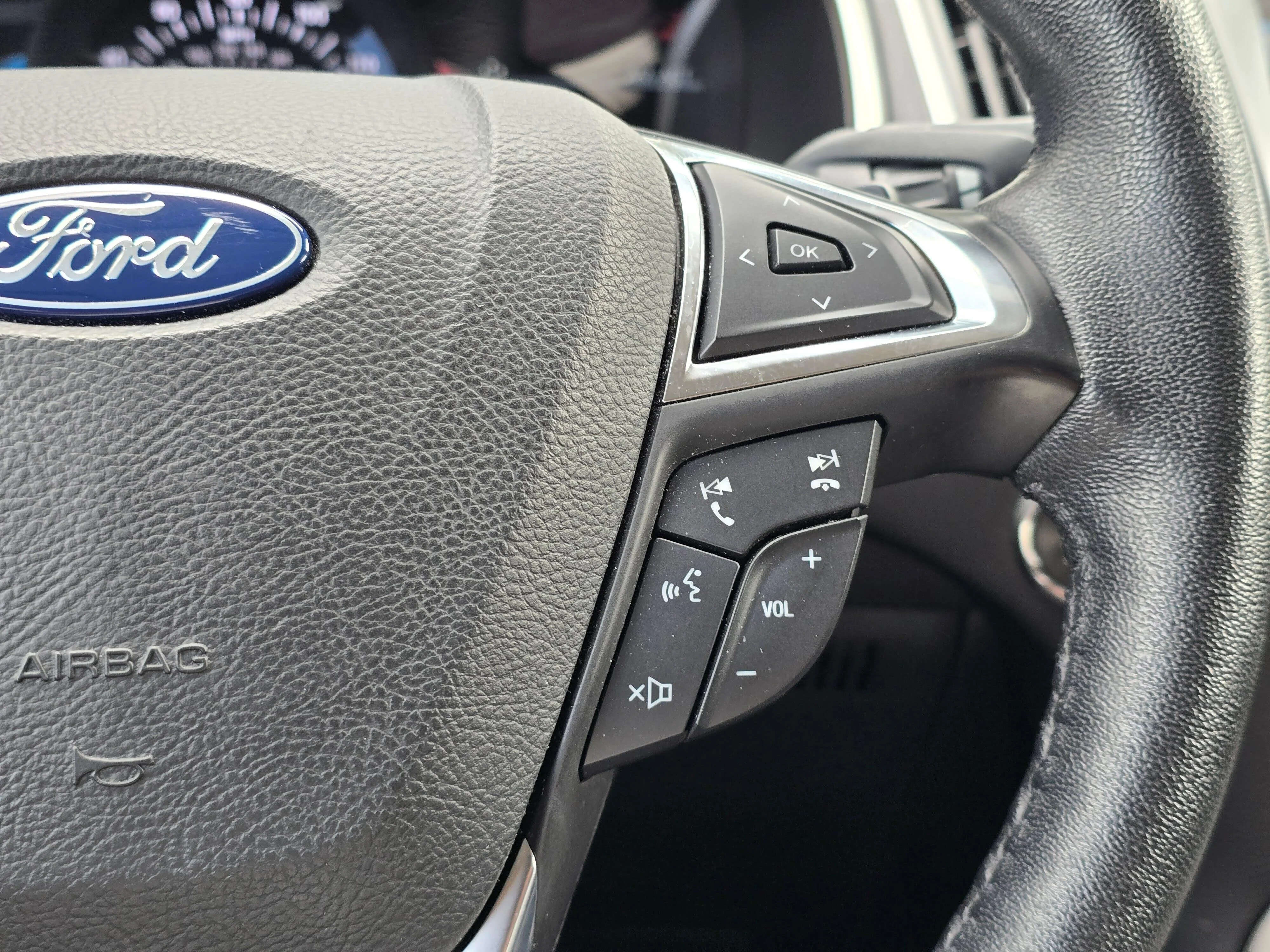 Used 2019 Ingot Silver Metallic Ford SEL image 15