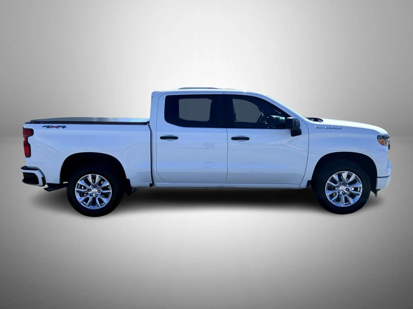 2024 Chevrolet Silverado 1500 Custom - Photo 4