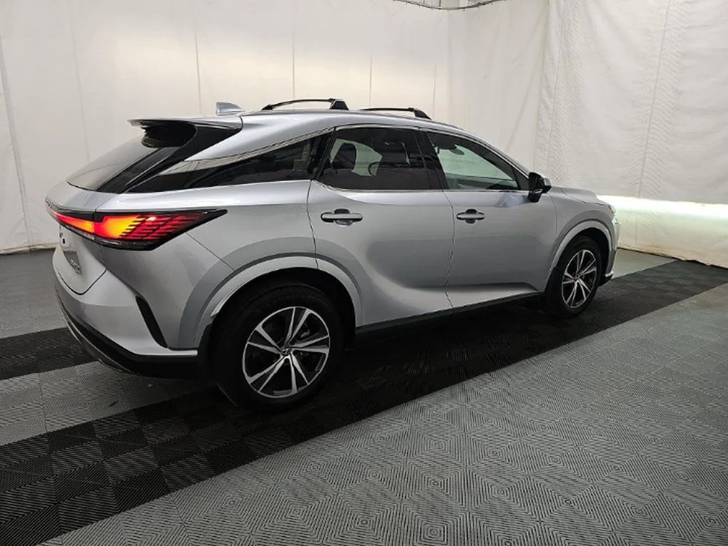 Used 2023 Iridium Lexus 350 Premium image 4