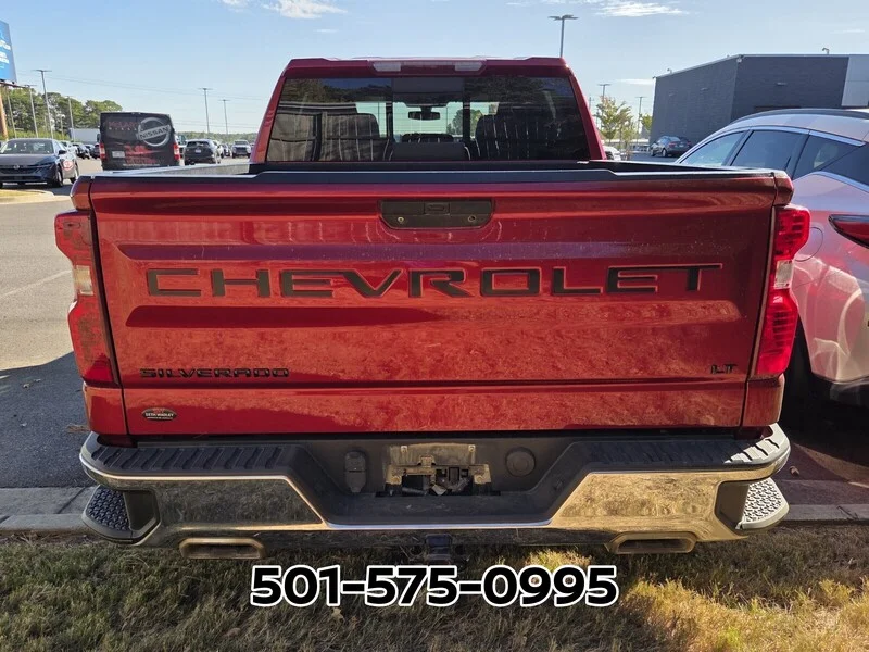 Used 2021 Cherry Red CHEVROLET LT image 4